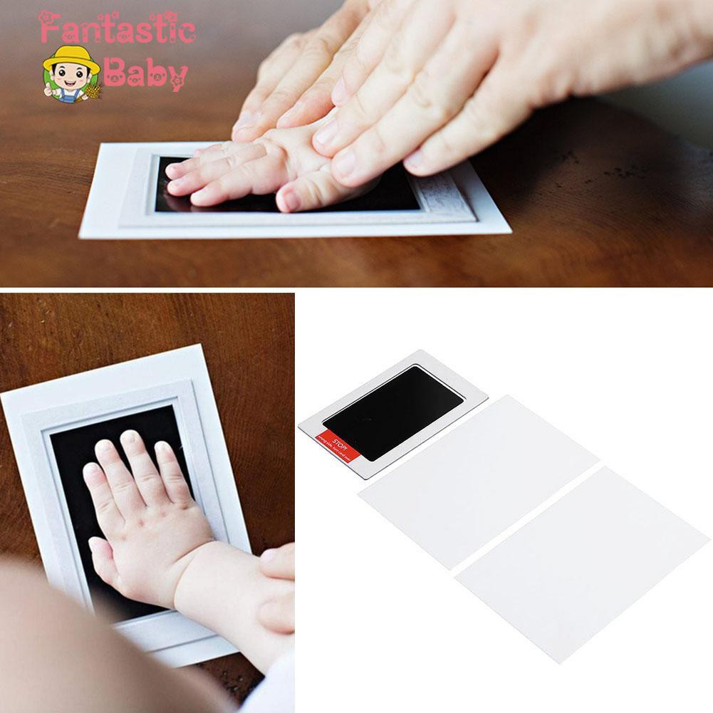 Đất sét in dấu chân tay cho bé