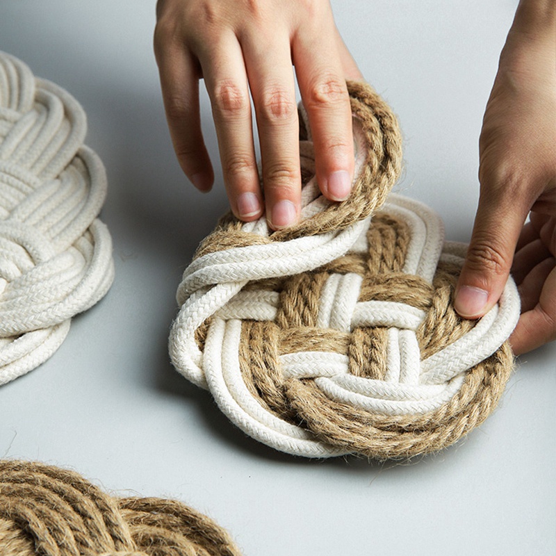 Tấm lót bàn ăn cách nhiệt phong cách Bắc Âu tiện lợi cho nhà bếp