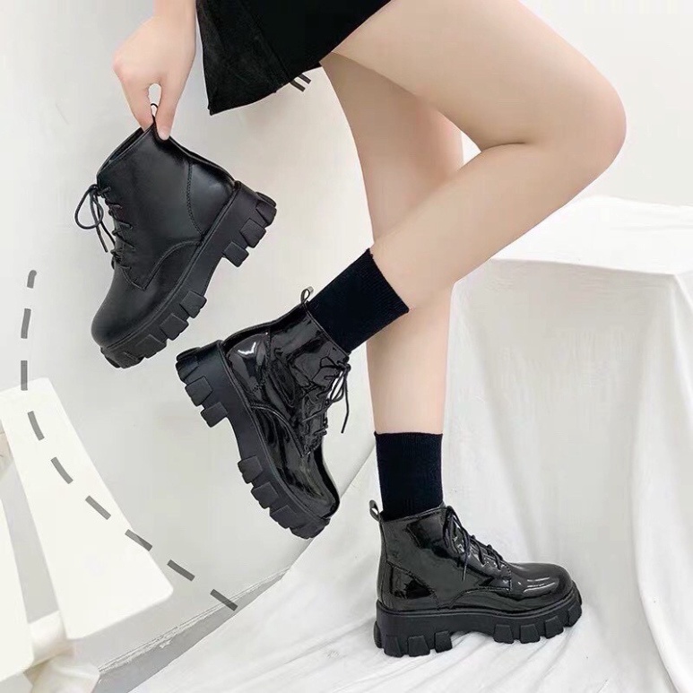 Bốt cao cổ chất da Pu độn đế, Giày boot nữ Đế răng cưa chất da bóng lì phong cách Hàn hot trend