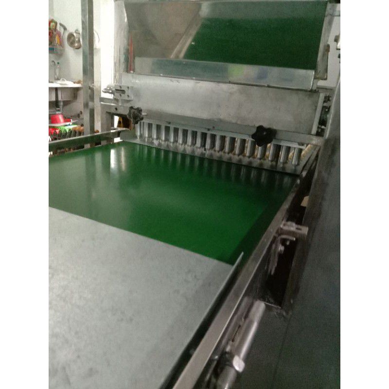 Bánh trứng nhện mè trọng lượng tịnh 500g.