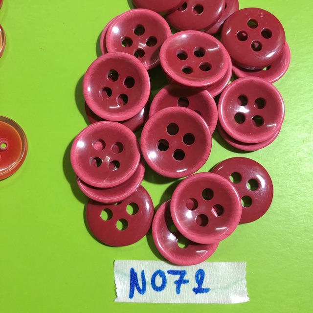 Combo nút áo đỏ trơn N070-N073