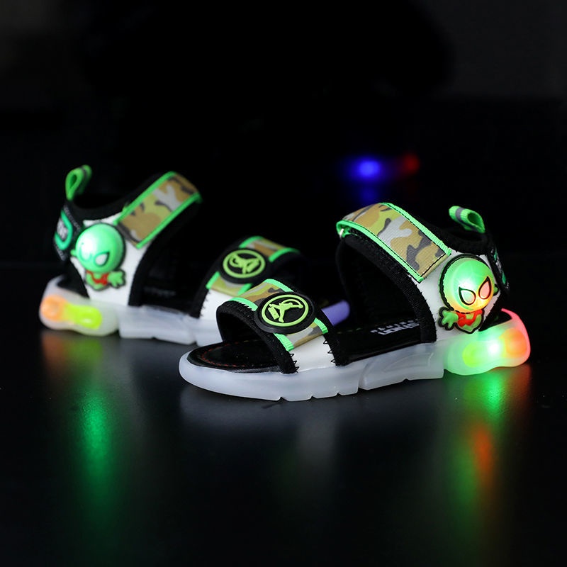 Giày Sandal Có Đèn Led Và Dây Buộc Chống Trượt Cho Bé Trai