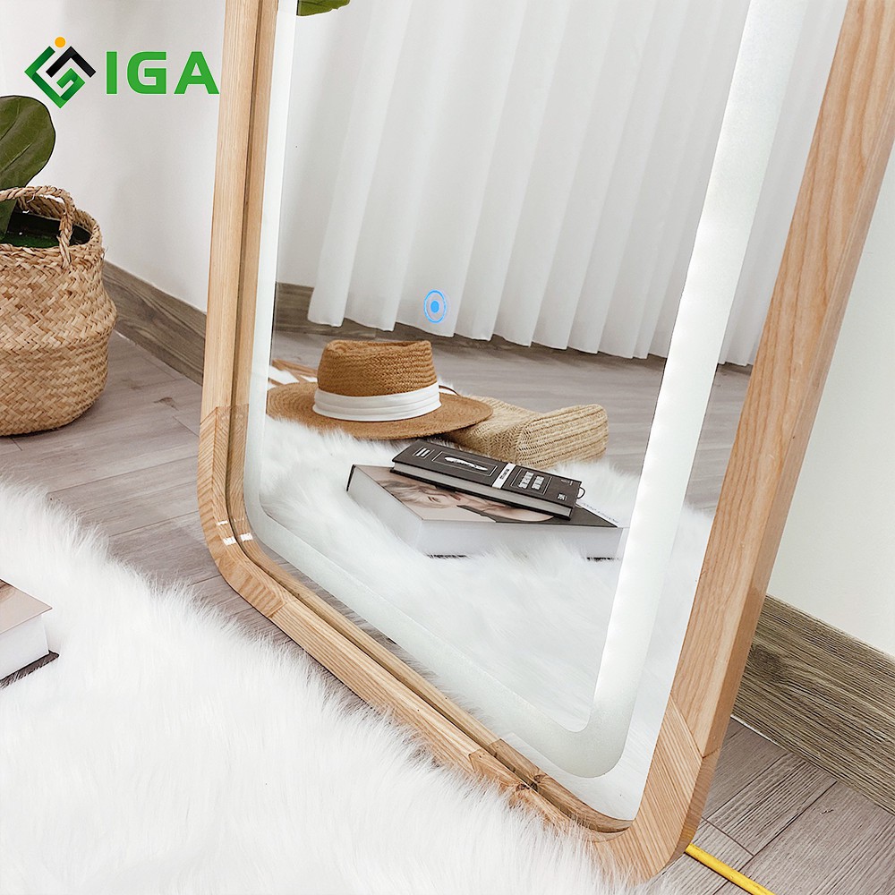 Gương Soi Toàn Thân IGA Viền Đèn Led Cảm Ứng Mirror E - GN25