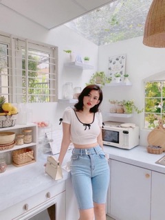 Áo thun croptop cổ nơ tay phồng