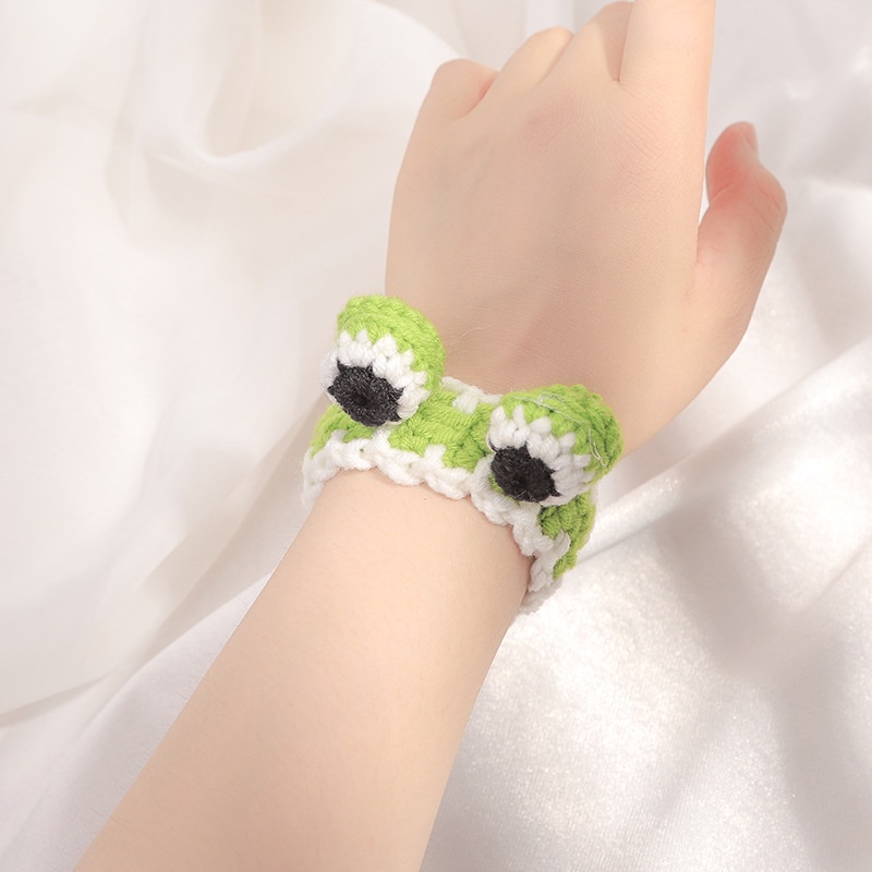 Lovely Frog and Carrot Bracelet Mihan1