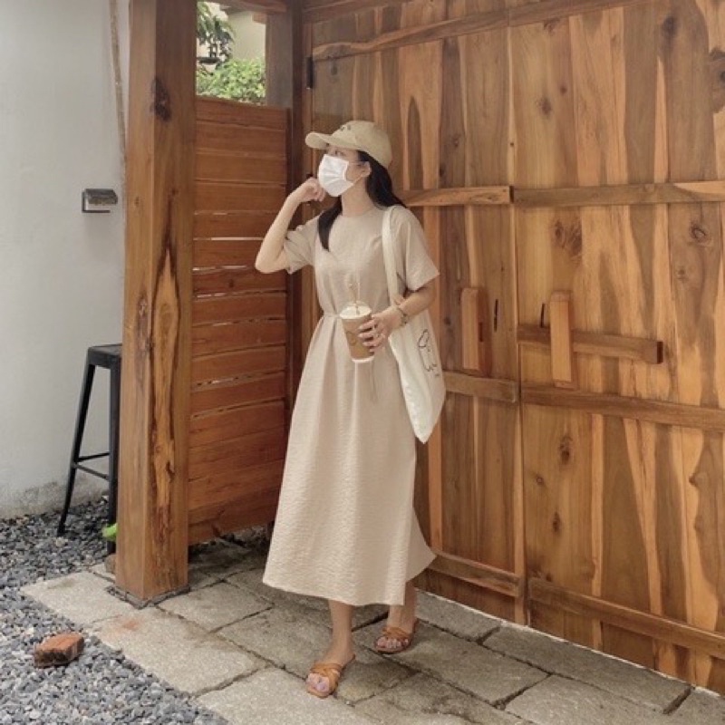 Đầm Suông Cổ Tròn Tay Cộc Dáng Dài Chất Đũi Mềm Mại Kèm Dây Lưng 2 Màu Đen Và Be