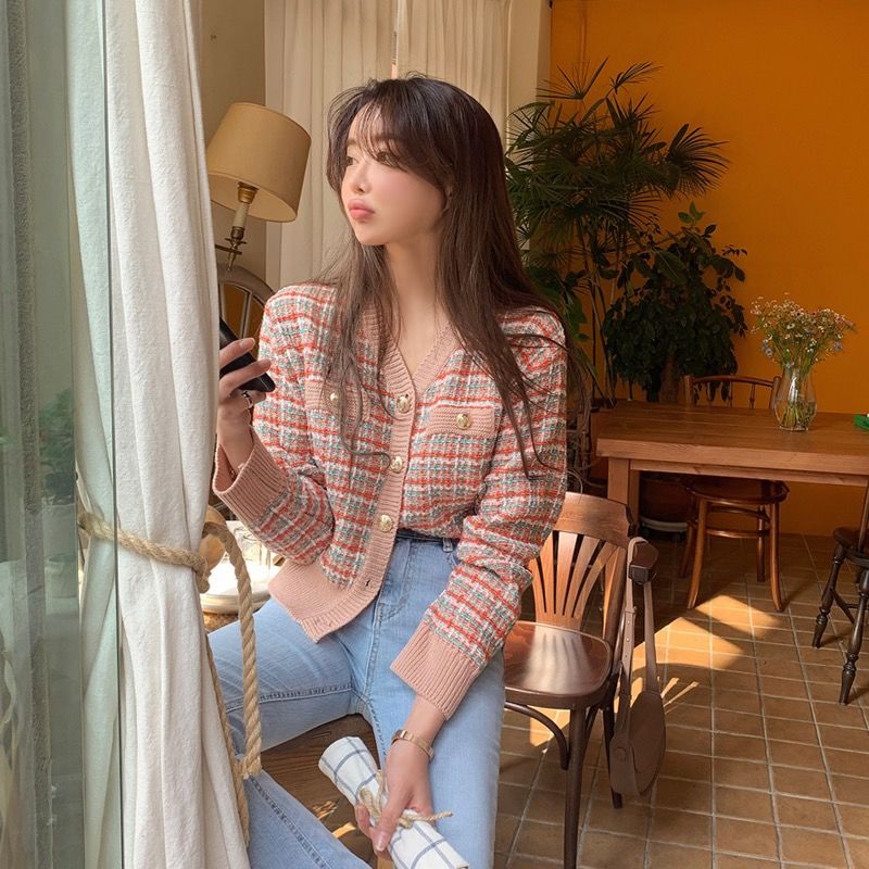 Áo Khoác Cardigan Dệt Kim Tay Dài Cổ Chữ V Họa Tiết Caro Màu Tương Phản Phong Cách Chanel Hàn Quốc