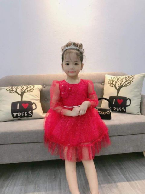 Váy công chúa ren siêu đẹp.