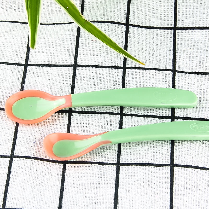 Muỗng Silicon Thay Đổi Màu Sắc Theo Nhiệt Độ Cho Bé