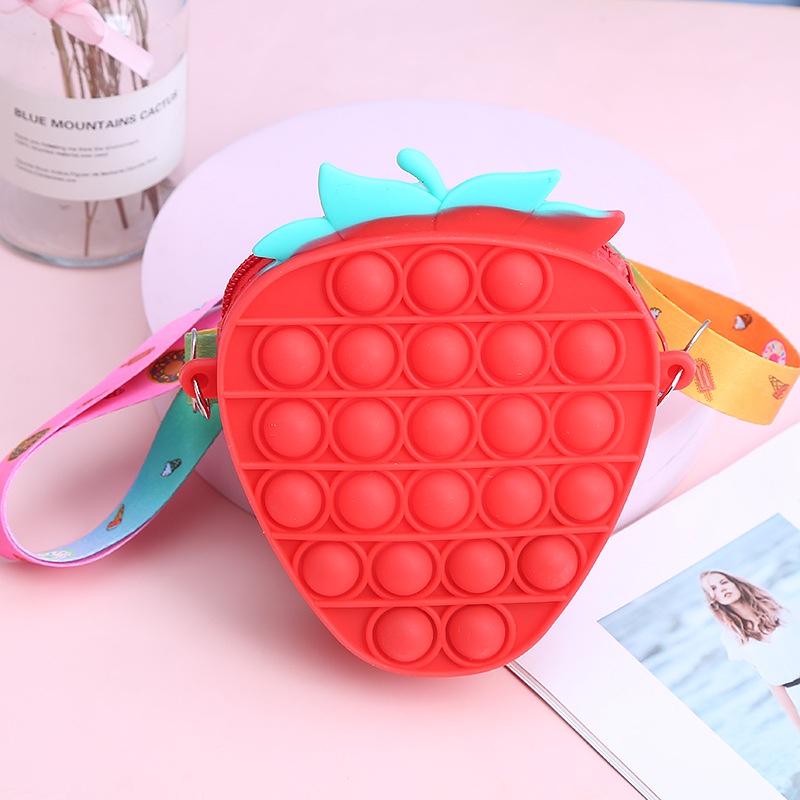 Pop it Túi Đeo Chéo Hình Quả Dứa/Dâu Tây Ngộ Nghĩnh Cho Bé