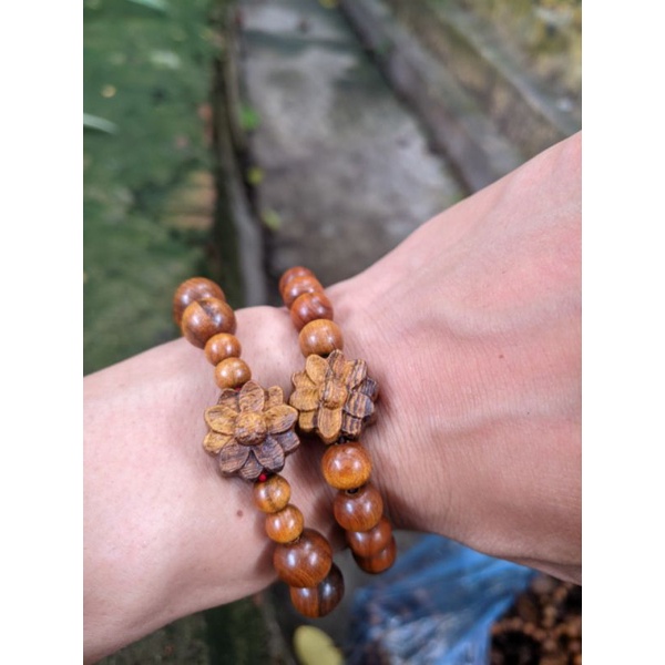 Vòng tay nữ charm mix hoa sen gỗ thơm bach hạt 8 ly 10 ly