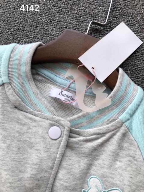 Áo khoác nỉ Suturino