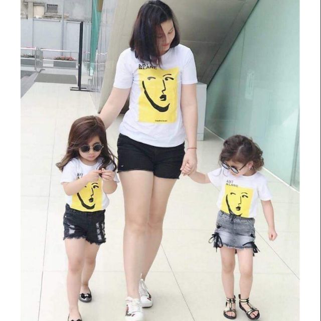 Sét áo Mẹ, Con hót hít