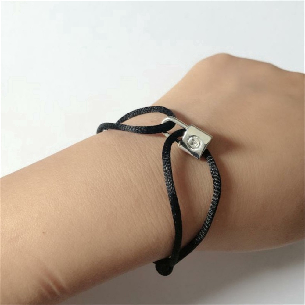 Vòng tay khóa nhỏ phong cách tinh tế Hàn Quốc