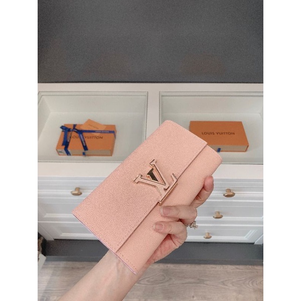 Ví cầm tay capu lv
