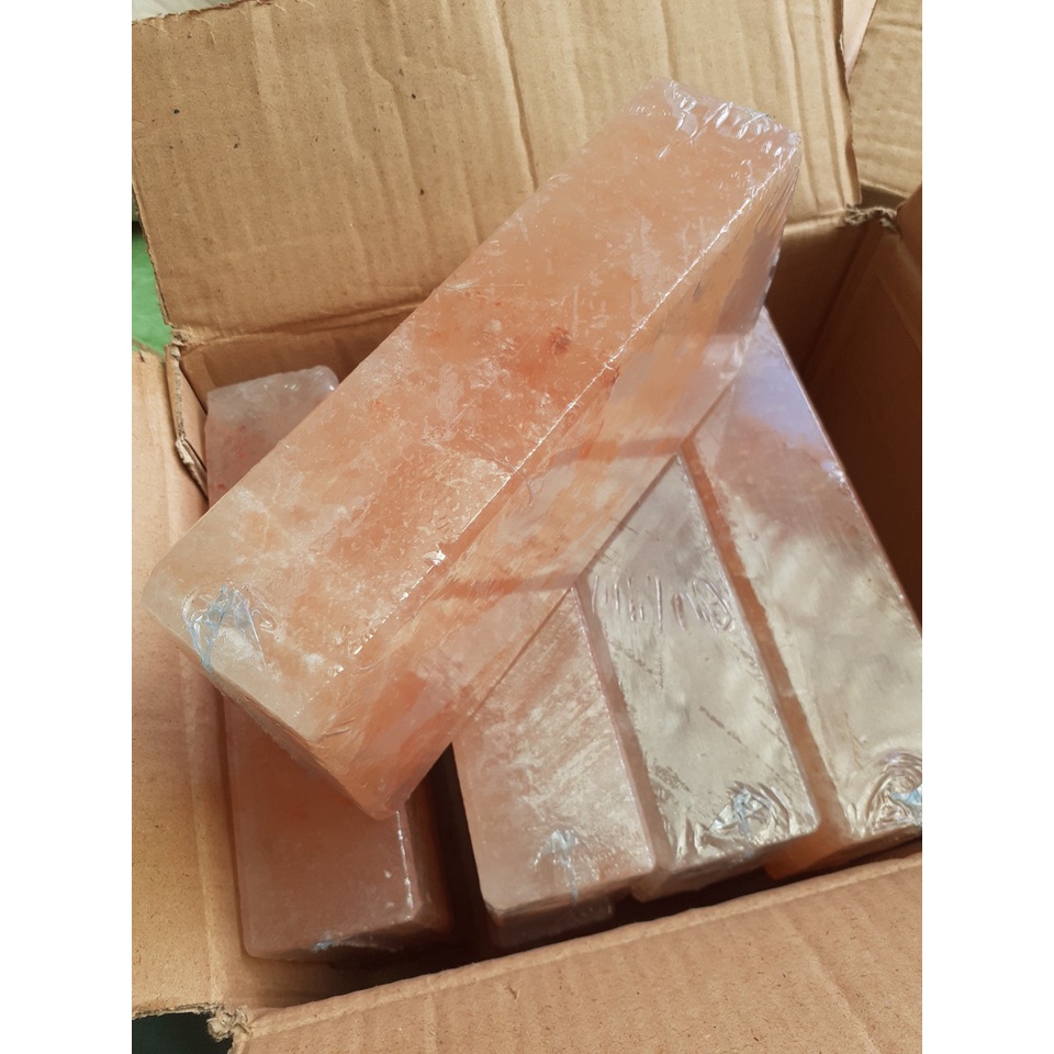 5 viên đá muối himalya kích thước 20*10*5cm, dùng để nướng thức ăn, làm tranh đá muối hay xây phòng xông hơi đá muối.
