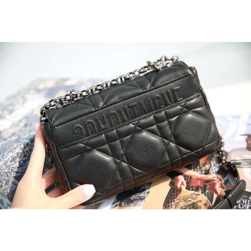 Túi đeo vai dior caroo