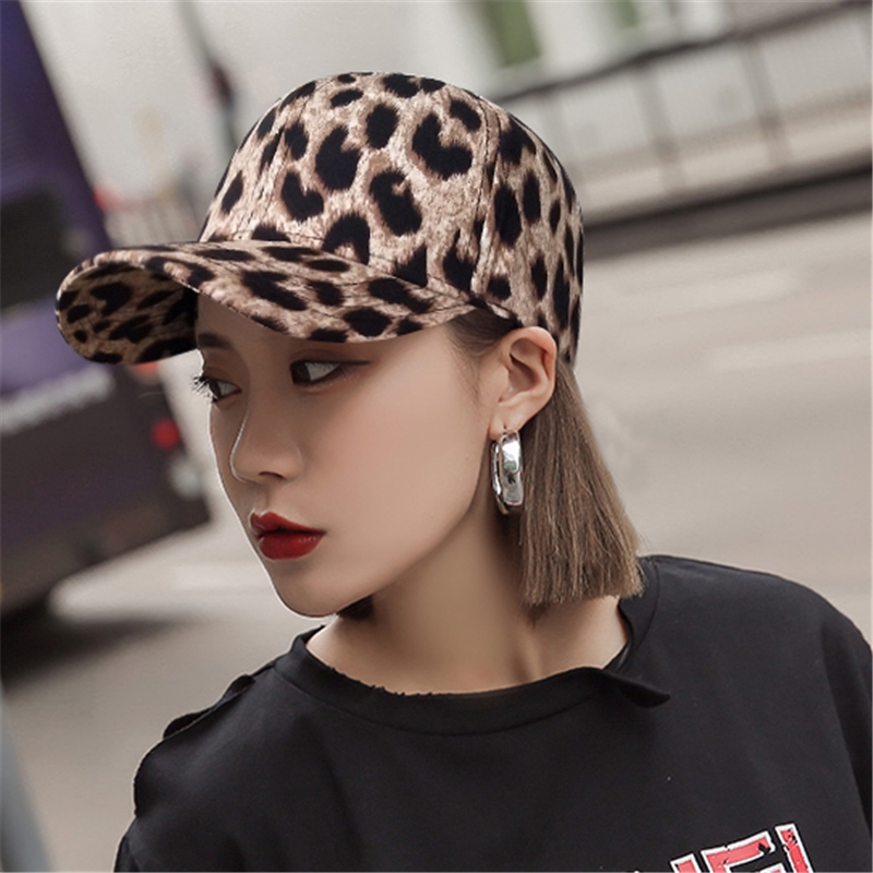Korean style leopard print cap for men and women