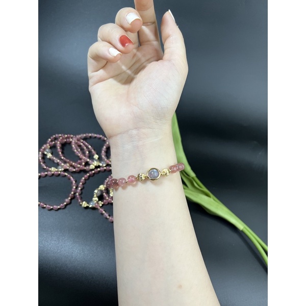 Vòng tay t.a dâu tây