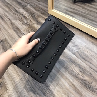 Túi cầm tay đinh tán