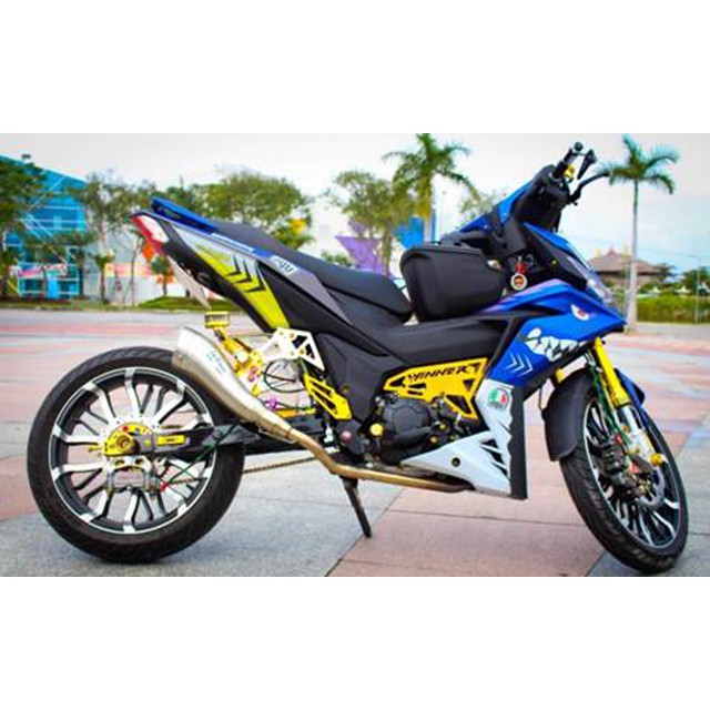 Tem trùm Winner mẫu cá mập