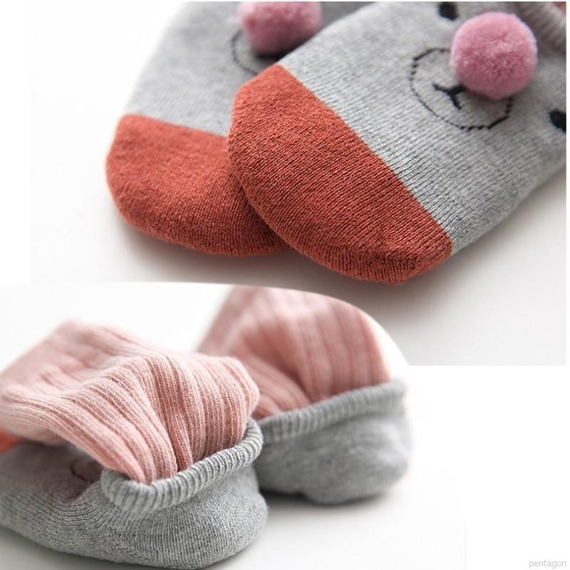 Vớ cotton giữ ấm chân chống trượt in họa tiết xinh xắn dành cho các bé