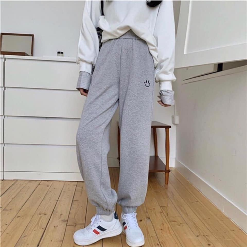 Quần nỉ in hình mặt cười | BigBuy360 - bigbuy360.vn