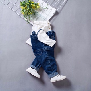 Sét yếm jeans kèm áo bé trai
