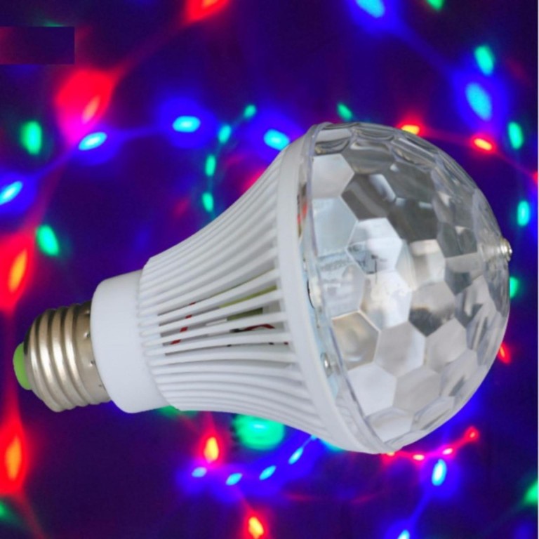 led xoay vủ trườn 7 màu