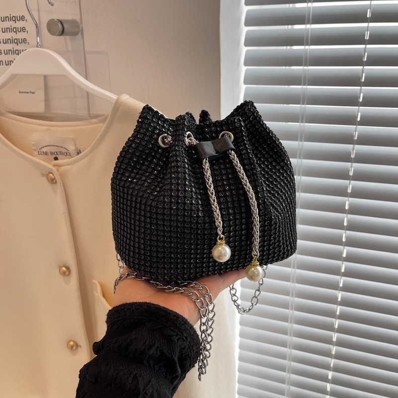 Túi Xách Bucket Đính Đá Phối Dây Xích Thời Trang Đơn Giản