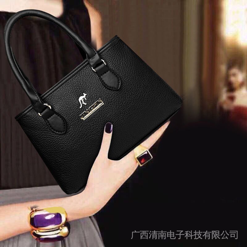 Túi xách da mềm thời trang 2022 dành cho nữ trung niên