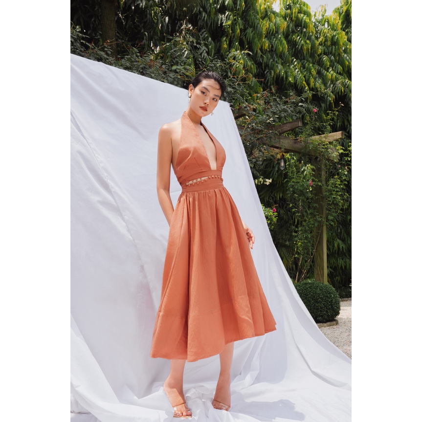 Váy thiết kếCHOCOO Santana Dress thiết kế kiểu dáng cổ chéo hở lưng chất liệu tơ xước cao cấp