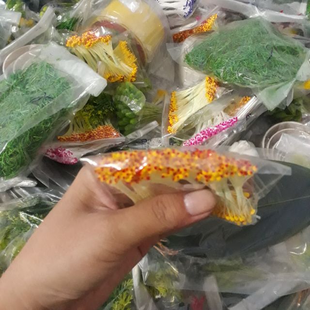 Nhụy đào đầu chấm đỏ