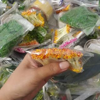 Nhụy đào đầu chấm đỏ