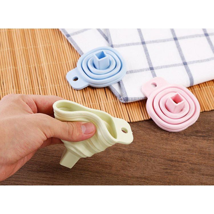 Phễu gấp gọn bằng silicon nhỏ xinh nhiều màu sắc 1244 SIÊU THỊ 24/7