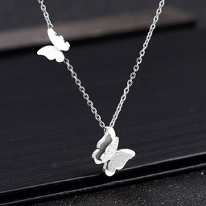 Dây chuyền titan bướm phun cát không phai màu