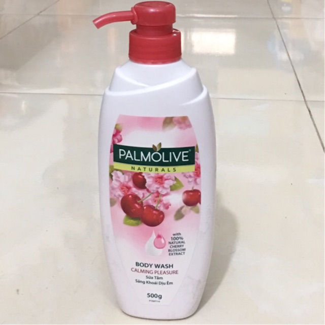Sữa tắm Palmolive chiết xuất hoa anh đào và sữa 500g