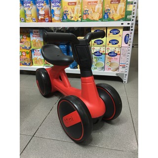 Xe thăng bằng 4 bánh Mini cho bé ( có nhạc)