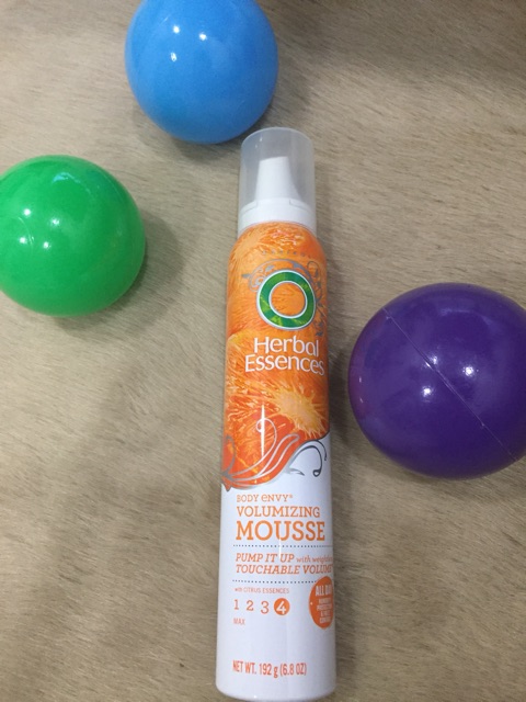 Mousse tạo hình và làm phồng tóc Herbal Essence Body Envy 192g (Mỹ)