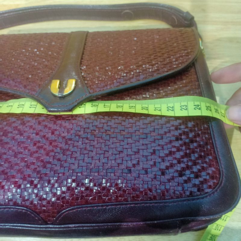 Túi đeo vai da thật secondhand  150313