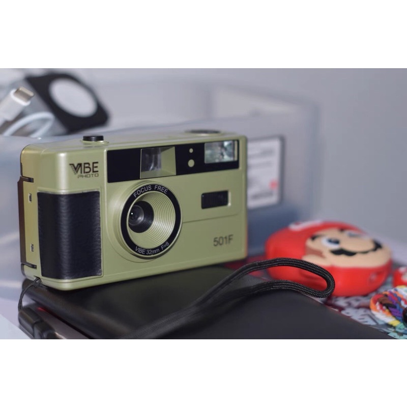 Máy ảnh phim Vibe 501F của Đức phong cách retro có đèn flash chính hãng