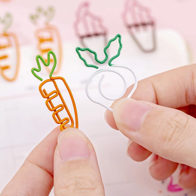 Kẹp Giấy Kim Loại Hình Củ Cà Rốt