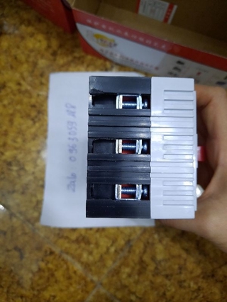 Aptomat Chống Mất Pha 3 Pha  40A -_Giá  1 cái
