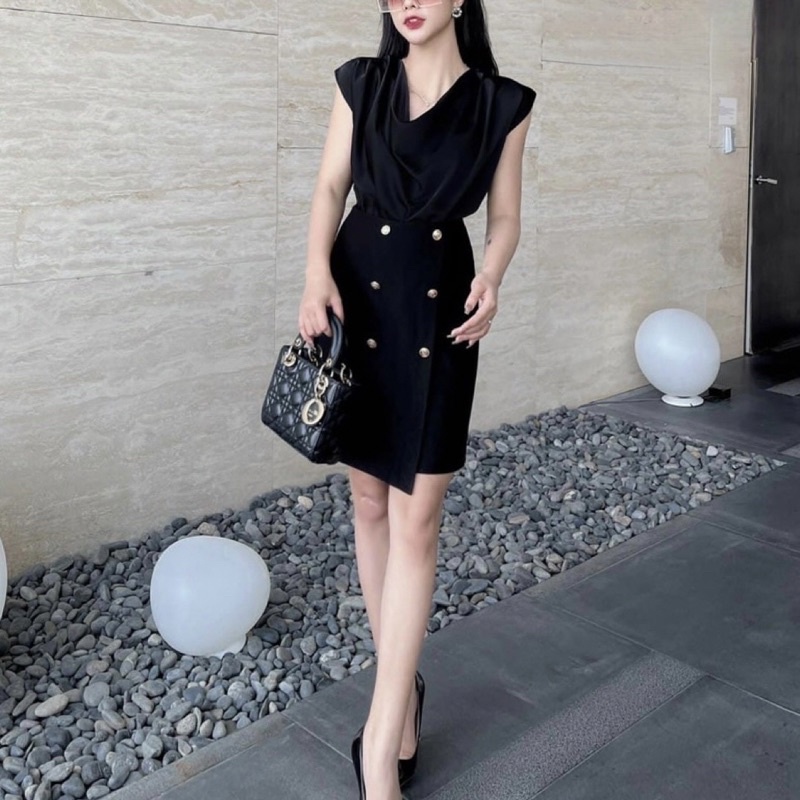 Chân váy G574 có thể phối nhiều loại áo thời trang khác nhau chất vải dày dặn đẹp kết hợp cúc cổ châu âu - GEM Fashion