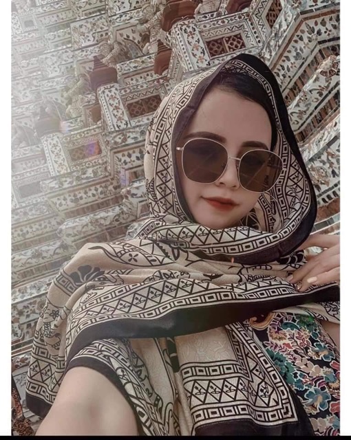 Khăn choàng tháp sang chảnh