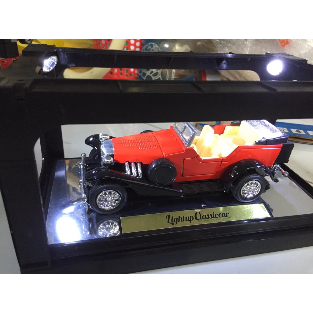 Mô hình lightup Classiccar tỉ lệ 1/24