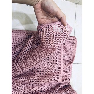 Vải Ren ô vuông màu hồng