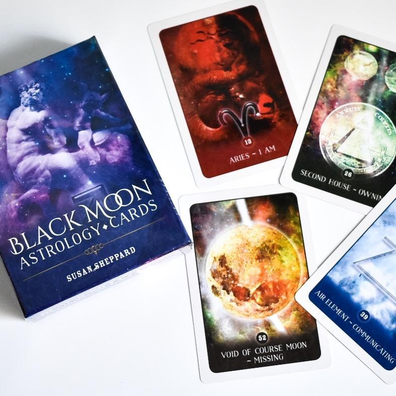 Bộ Bài Black Moon Astrology Cards (Mystic House Tarot Shop)