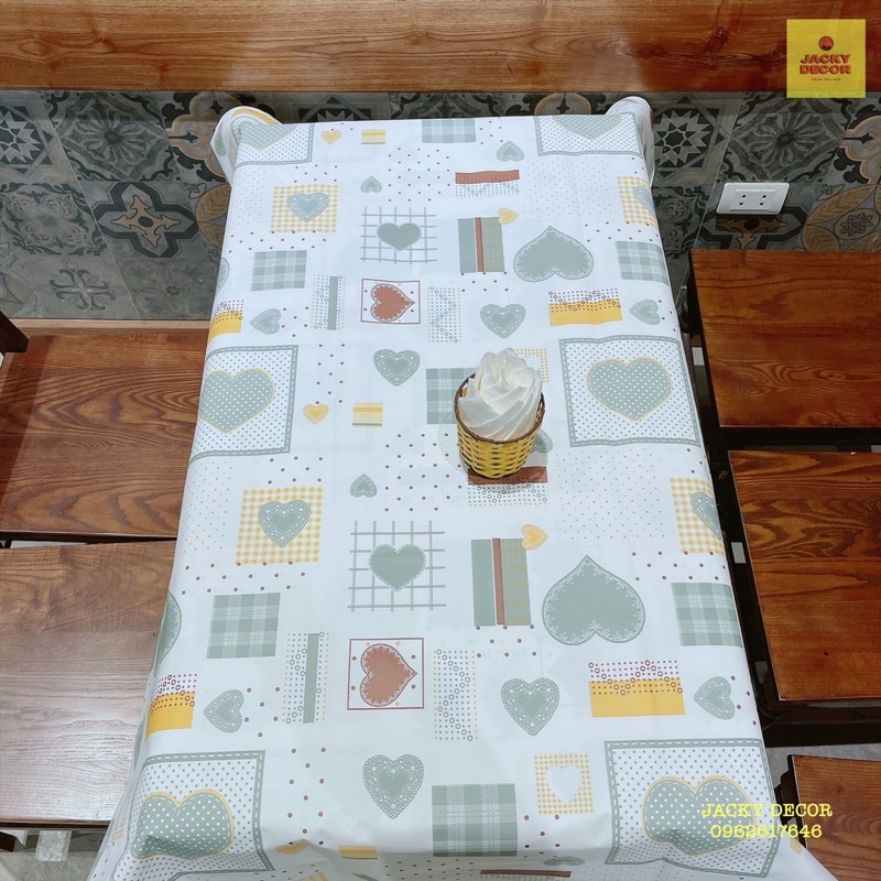 Khăn trải bàn nhựa PVC hoạ tiết tim chống thấm nước, dày dặn