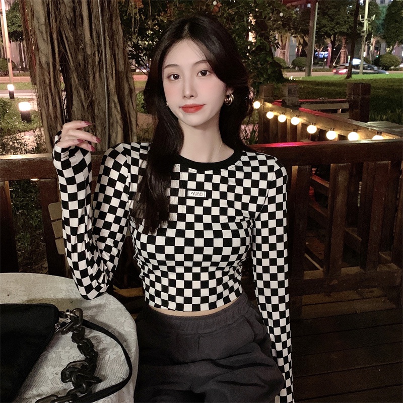 Áo Thun Tay Dài Cổ Tròn Kẻ Sọc Thiết Kế Trẻ Trung Cá Tính